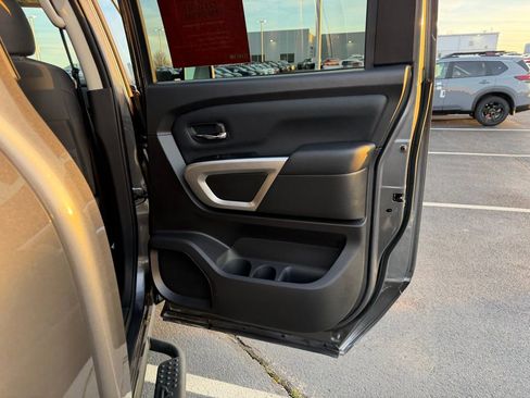 Used 2024 Nissan Titan SV w/ SV Convenience Package image 20