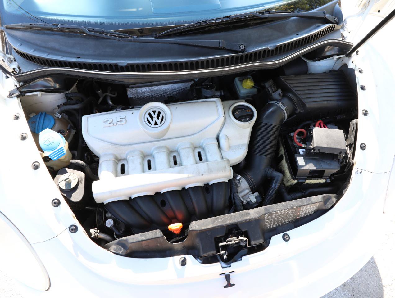 Used 2009 Volkswagen Beetle S FWD image 21