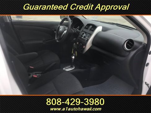 Used 2016 Nissan Versa SV FWD image 5