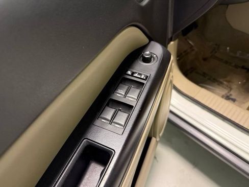 Used 2017 Jeep Patriot Latitude FWD image 11