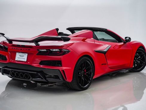 Used 2024 Chevrolet Corvette Z06 RWD image 13