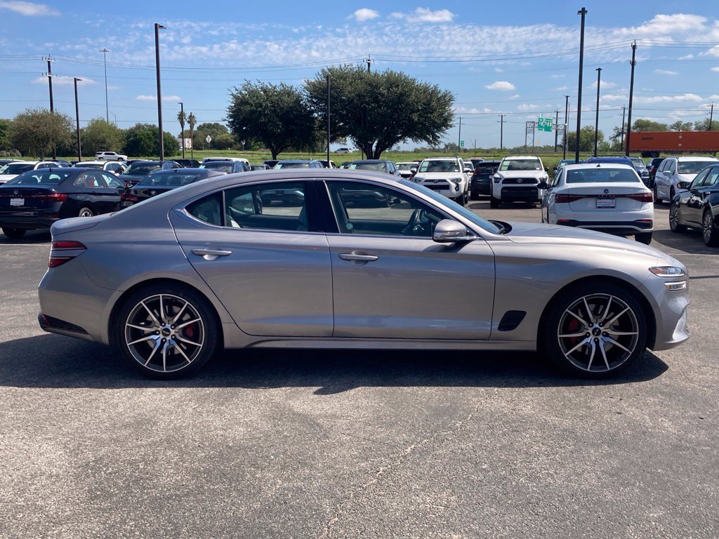 Used 2025 Genesis G70 2.5T RWD image 4