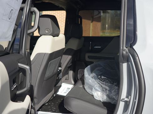 New 2026 GMC Hummer EV 4x4 Crew Cab image 24