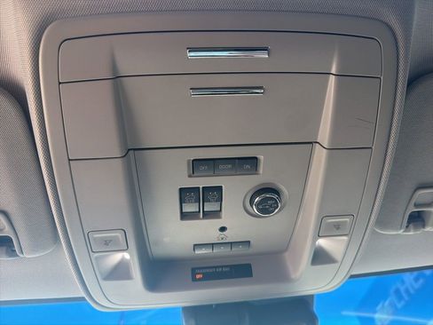 Used 2019 GMC Yukon XL Denali image 25