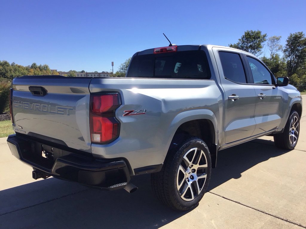 Used 2023 Chevrolet Colorado Z71 w/ Z71 Convenience Package 2 AWD/4WD image 6