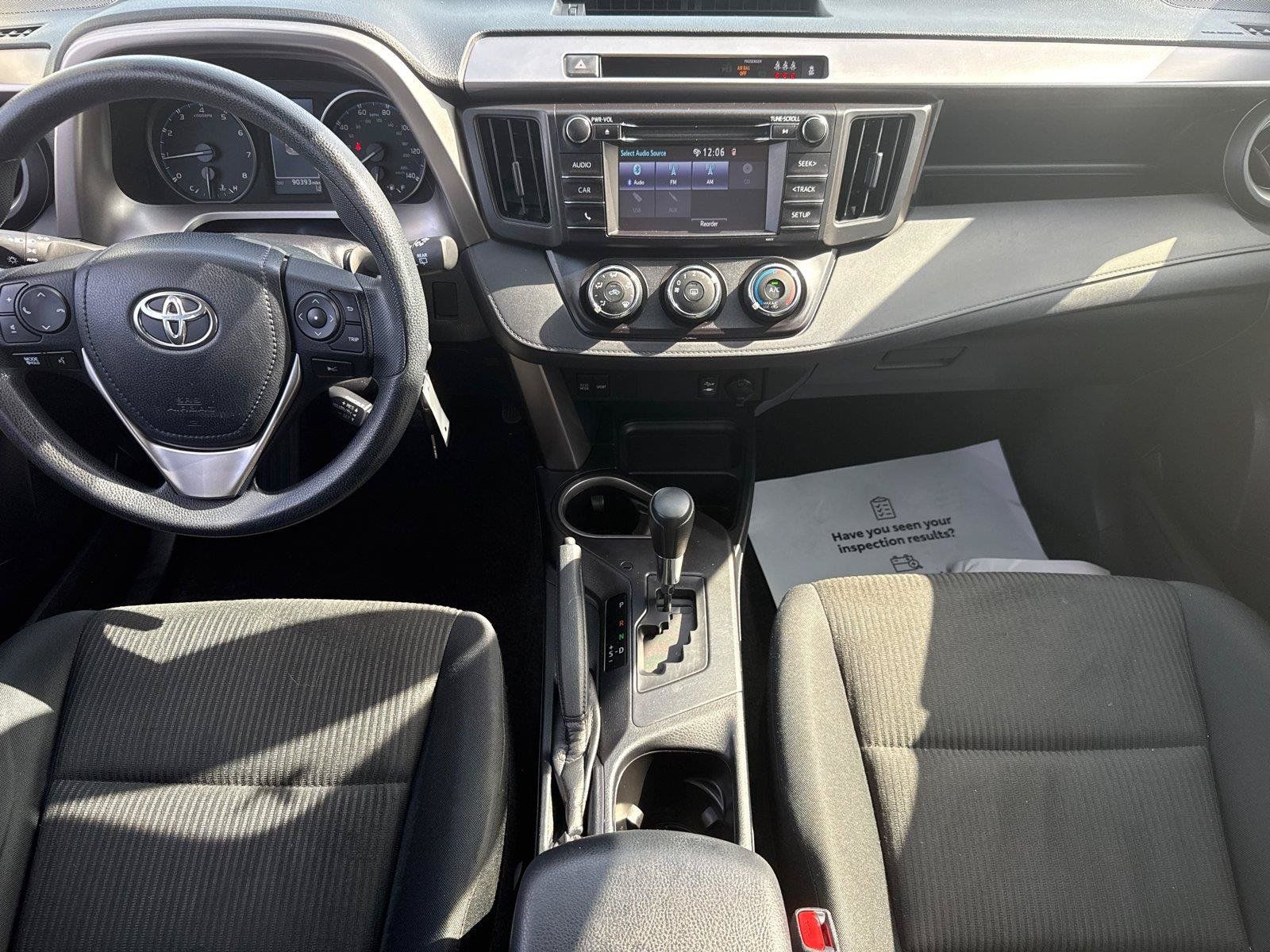 Used 2018 Toyota RAV4 LE w/ Carpet Mat Package AWD/4WD image 28