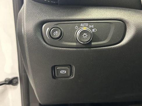 Used 2024 Chevrolet Blazer LT w/ Convenience Package FWD image 18