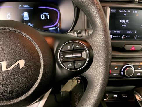 Certified 2025 Kia Soul LX w/ LX Technology Package FWD image 19