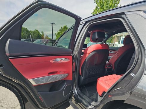 Used 2025 Genesis GV70 3.5T Sport w/ Sport Advanced Package image 18