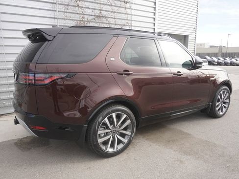 New 2026 Land Rover Discovery Limited Edition image 4