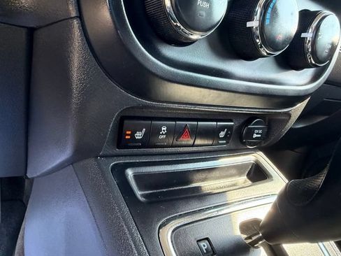 Used 2016 Jeep Patriot High Altitude AWD/4WD image 28