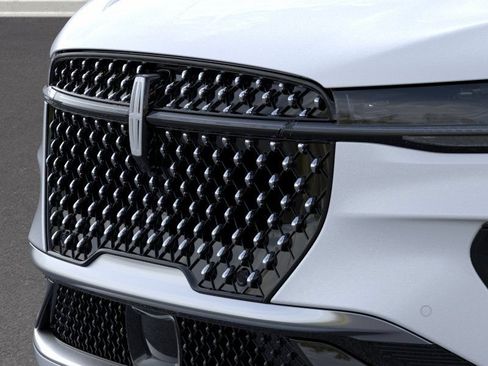 New 2026 Lincoln Nautilus Reserve AWD/4WD image 17
