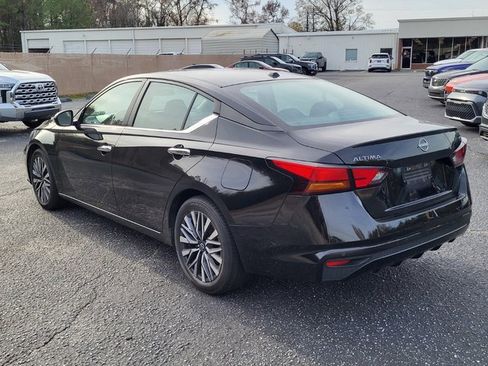 Used 2024 Nissan Altima 2.5 SV image 5