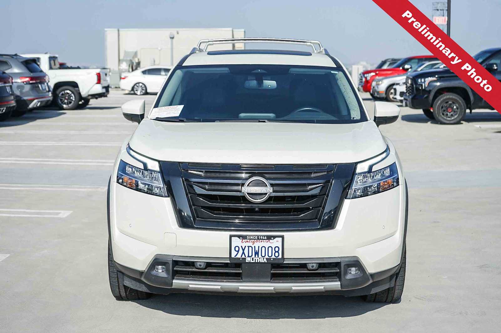 Used 2022 Nissan Pathfinder SL w/ SL Premium Package FWD image 2