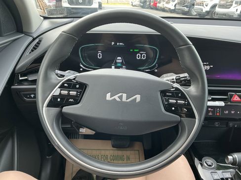 Certified 2023 Kia Niro EX FWD image 15