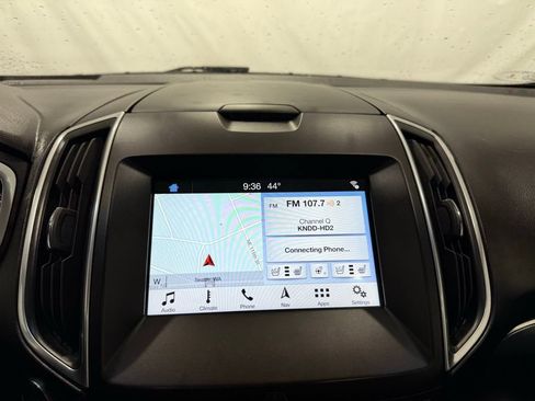 Used 2017 Ford Edge Titanium w/ Equipment Group 301A AWD/4WD image 35