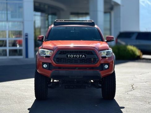 Used 2016 Toyota Tacoma TRD Off-Road w/ Towing Package AWD/4WD image 2