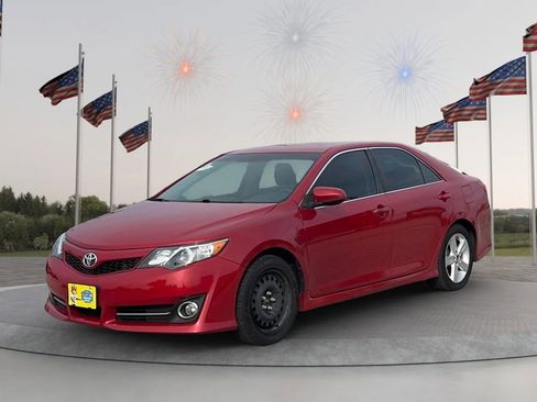 Used 2012 Toyota Camry SE FWD image 8