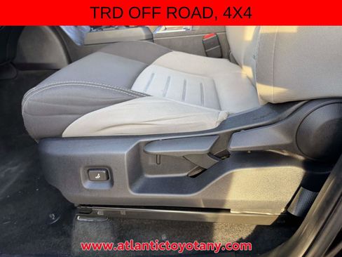 Used 2024 Toyota Tacoma TRD Off-Road AWD/4WD image 17