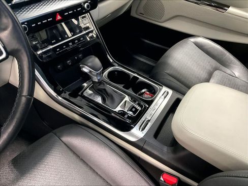 Used 2023 Kia Carnival SX Prestige FWD image 20