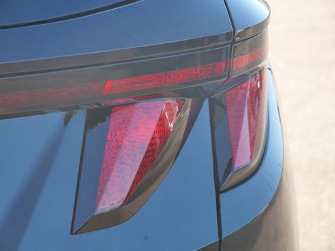 Certified 2023 Hyundai Tucson SE image 17