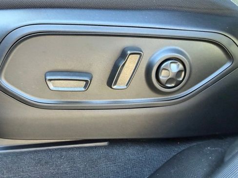 New 2025 Jeep Grand Cherokee Altitude image 10