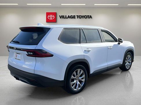 Used 2025 Toyota Grand Highlander FWD image 4