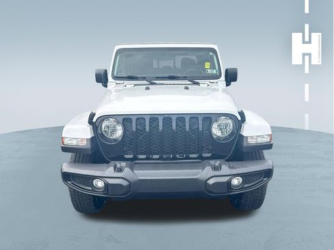 Used 2021 Jeep Gladiator Willys image 2