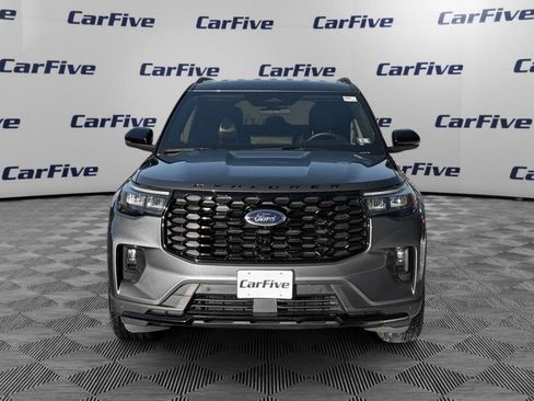 Used 2025 Ford Explorer ST-Line w/ ST-Line Street Pack image 9