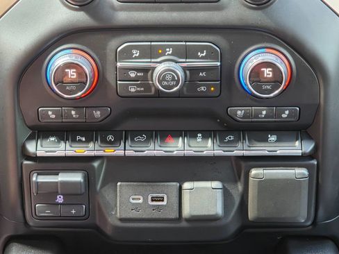 Used 2019 Chevrolet Silverado 1500 High Country w/ Technology Package image 40