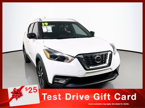 Used 2019 Nissan Kicks SR w/ SR Premium Package image 1
