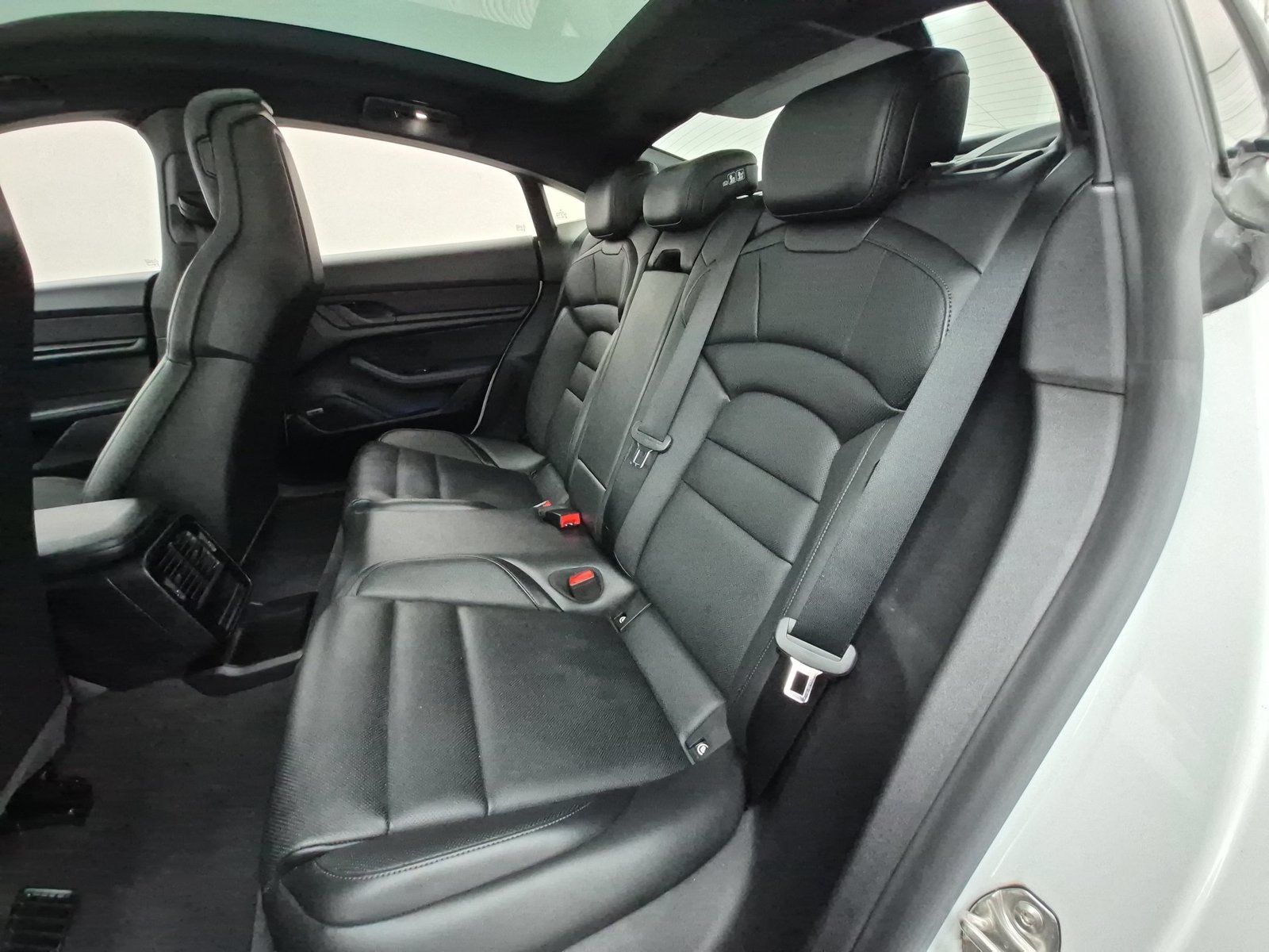 Certified 2024 Porsche Taycan w/ Premium Package RWD image 21