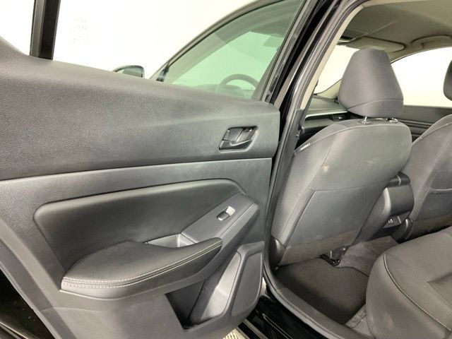 Used 2025 Nissan Altima 2.5 SV FWD image 15
