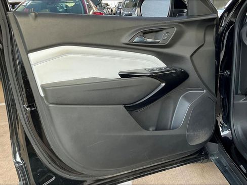 Used 2024 Chevrolet Trax LT w/ LT Convenience Package image 21