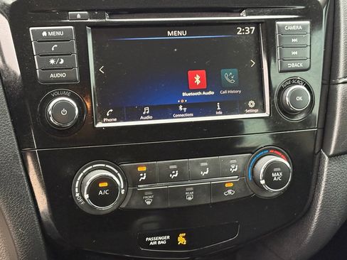 Used 2018 Nissan Rogue S image 23