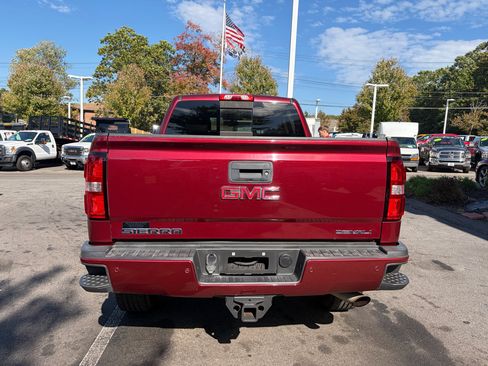 Used 2015 GMC Sierra 2500 Denali w/ Suspension Package, Off-Road image 9