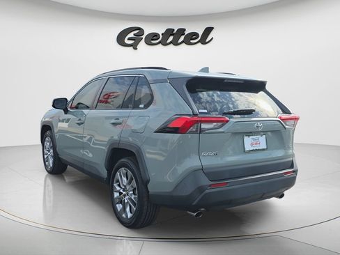 Used 2019 Toyota RAV4 XLE Premium FWD image 7