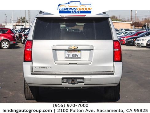 Used 2016 Chevrolet Suburban LT image 3