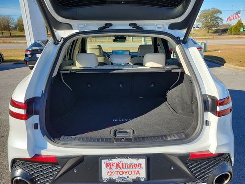 Used 2023 Genesis GV70 3.5T Sport w/ Sport Prestige Package image 11