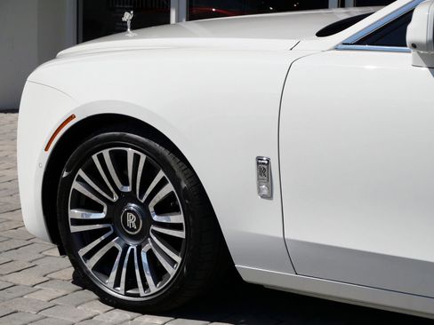 Certified 2022 Rolls-Royce Ghost w/ Ghost Package image 13