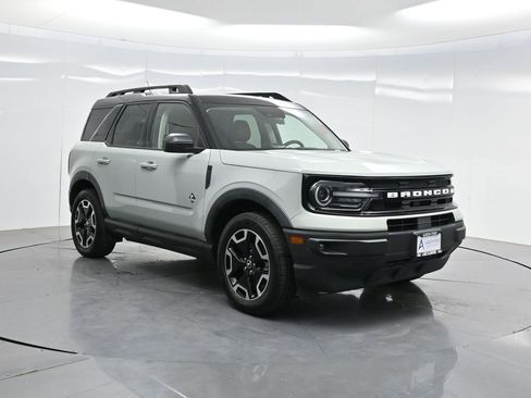 Used 2022 Ford Bronco Sport Outer Banks w/ Tech Package AWD/4WD image 35