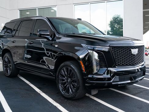 Used 2025 Cadillac Escalade Sport w/ LPO, ONYX Package AWD/4WD image 7