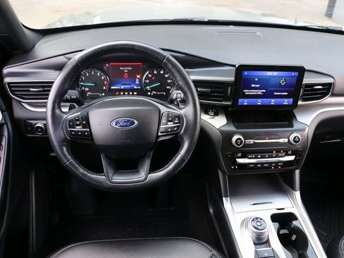 Used 2020 Ford Explorer XLT w/ Equipment Group 202A AWD/4WD image 22