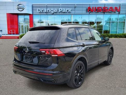 Used 2022 Volkswagen Tiguan SE R-Line AWD/4WD image 2