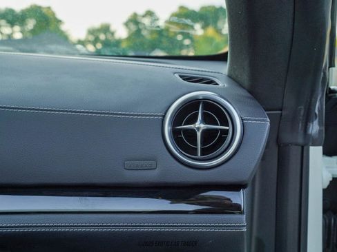 Used 2015 Mercedes-Benz SL 550 image 36