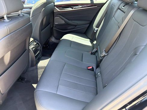 Used 2023 BMW 530e RWD image 11
