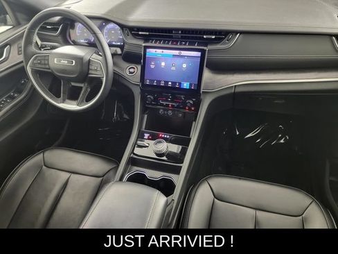 Used 2024 Jeep Grand Cherokee Limited AWD/4WD image 33