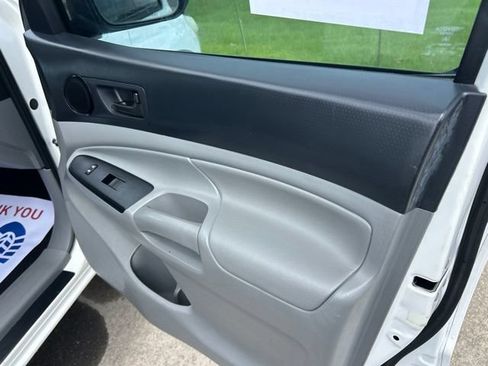 Used 2013 Toyota Tacoma PreRunner w/ Convenience Pkg RWD image 9