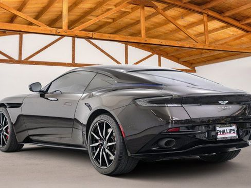Used 2018 Aston Martin DB11 V12 image 3