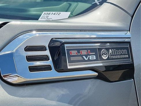 Used 2025 GMC Sierra 2500 SLE w/ SLE Value Package; image 9